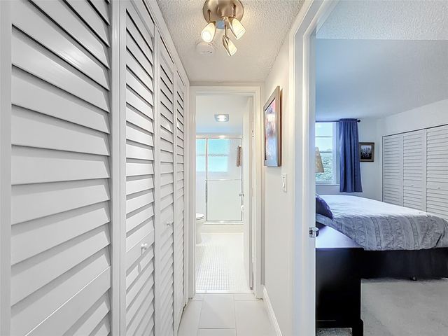 545 Oaks Lane 410, Pompano Beach, FL 33069