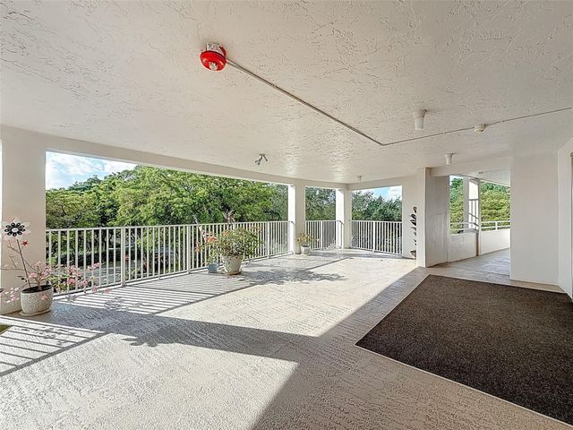 545 Oaks Lane 410, Pompano Beach, FL 33069