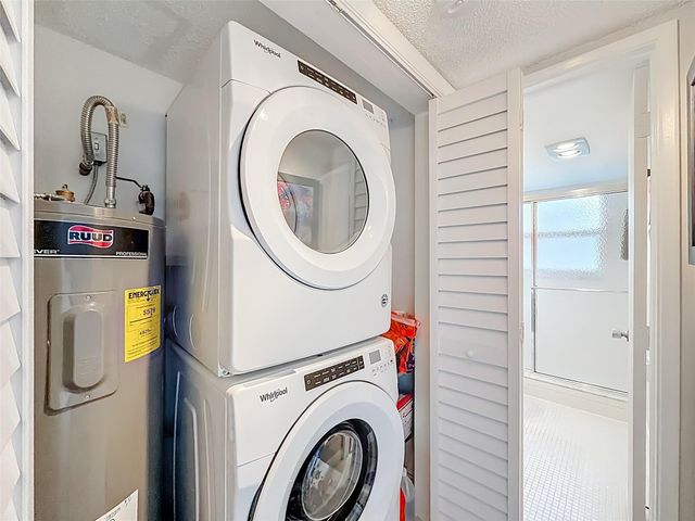 545 Oaks Lane 410, Pompano Beach, FL 33069