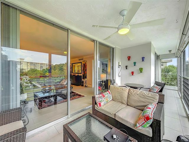 545 Oaks Lane 410, Pompano Beach, FL 33069