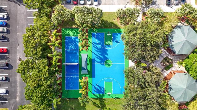 545 Oaks Lane 410, Pompano Beach, FL 33069