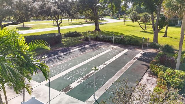 545 Oaks Lane 410, Pompano Beach, FL 33069