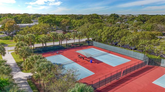 545 Oaks Lane 410, Pompano Beach, FL 33069