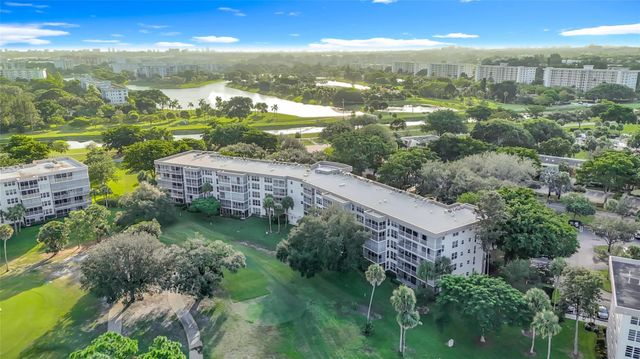 545 Oaks Lane 410, Pompano Beach, FL 33069
