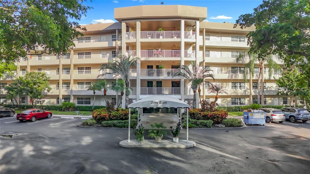 545 Oaks Lane 410, Pompano Beach, FL 33069