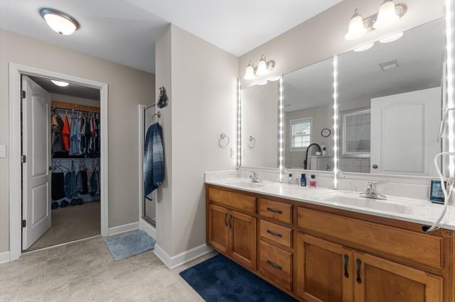 1823 Patricia Dr, Clarksville, TN 37040