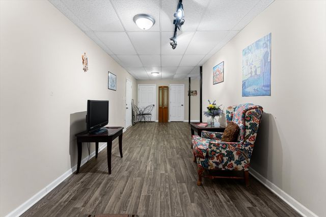 1823 Patricia Dr, Clarksville, TN 37040