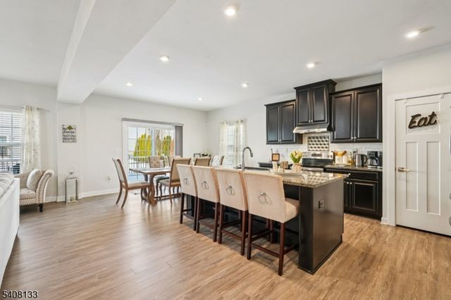 62 Trafalgar Ct, Sparta Twp., NJ 07871