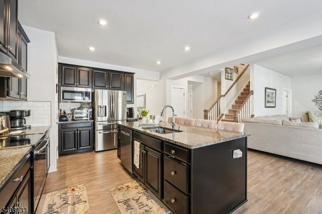 62 Trafalgar Ct, Sparta Twp., NJ 07871