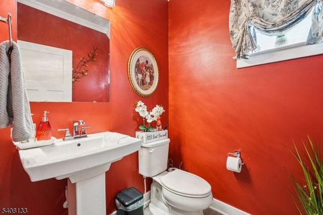 62 Trafalgar Ct, Sparta Twp., NJ 07871