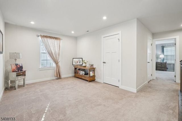 62 Trafalgar Ct, Sparta Twp., NJ 07871