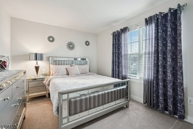 62 Trafalgar Ct, Sparta Twp., NJ 07871