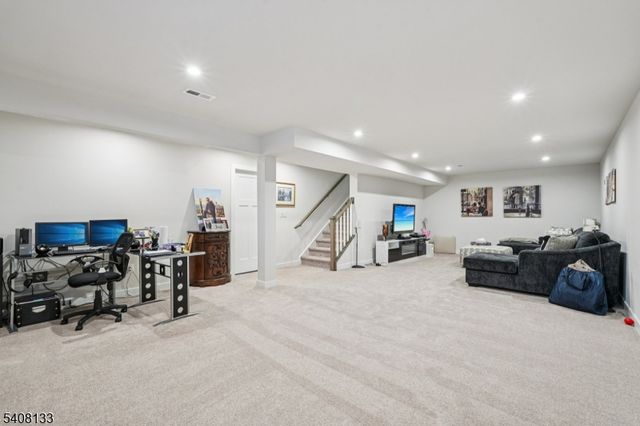 62 Trafalgar Ct, Sparta Twp., NJ 07871