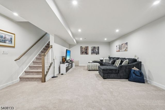 62 Trafalgar Ct, Sparta Twp., NJ 07871