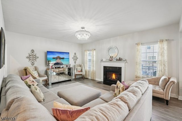 62 Trafalgar Ct, Sparta Twp., NJ 07871