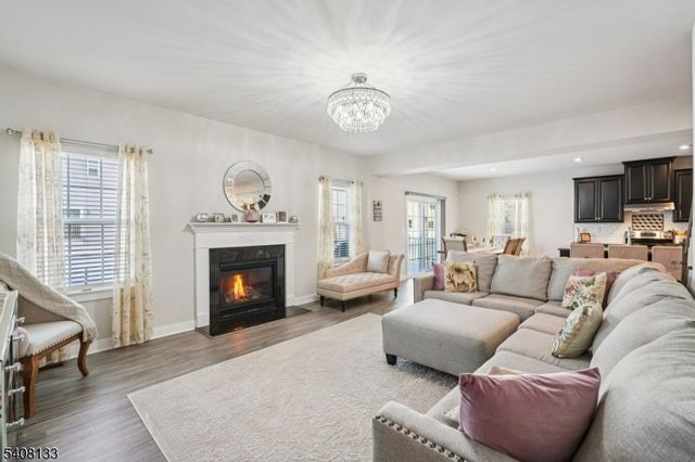 62 Trafalgar Ct, Sparta Twp., NJ 07871