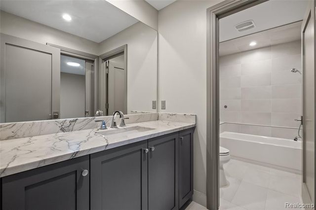 3824 Poppleton Court, Troy, MI 48084