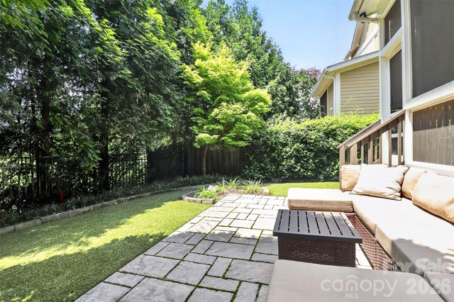 1539 Tippah Park Court, Charlotte, NC 28205