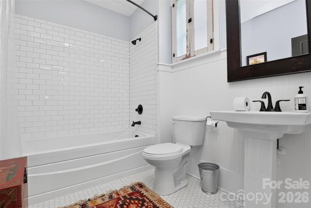 1539 Tippah Park Court, Charlotte, NC 28205