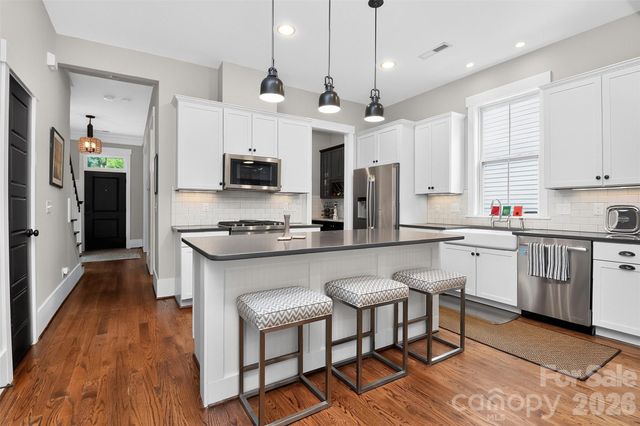 1539 Tippah Park Court, Charlotte, NC 28205