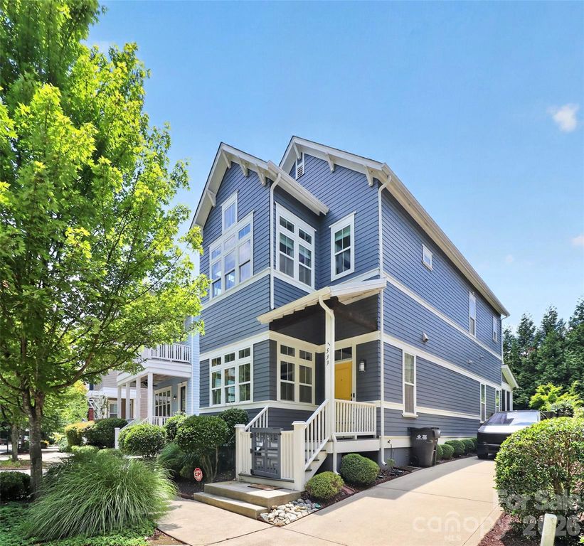 1539 Tippah Park Court, Charlotte, NC 28205