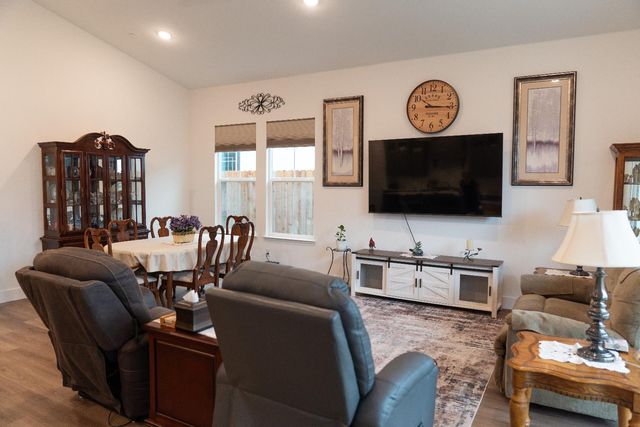 2039 Carmel Ranch Cir, Oakdale, CA 95361