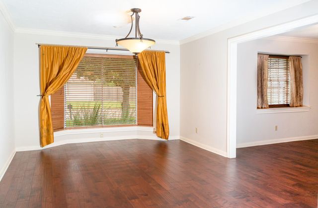 1704 Crystal Hills Drive, Houston, TX 77077