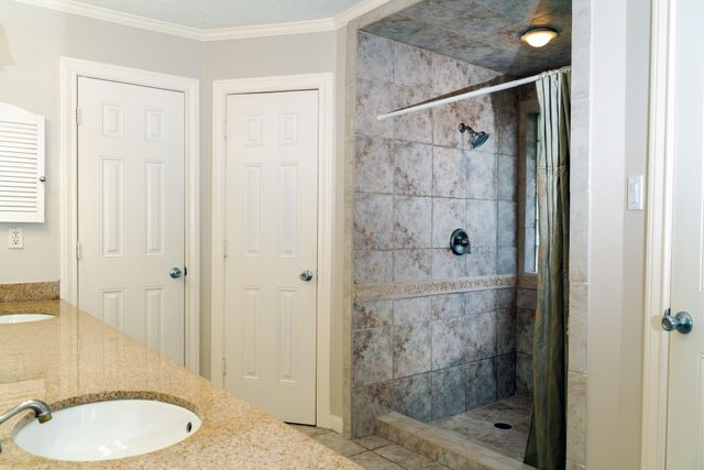 1704 Crystal Hills Drive, Houston, TX 77077