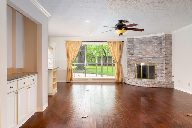 1704 Crystal Hills Drive, Houston, TX 77077