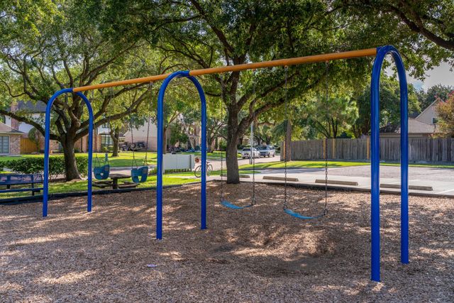 1704 Crystal Hills Drive, Houston, TX 77077