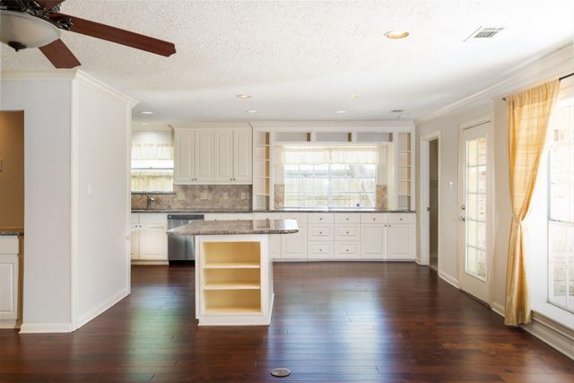 1704 Crystal Hills Drive, Houston, TX 77077