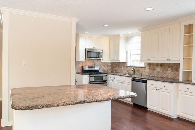 1704 Crystal Hills Drive, Houston, TX 77077