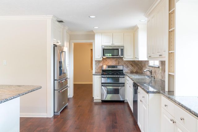 1704 Crystal Hills Drive, Houston, TX 77077