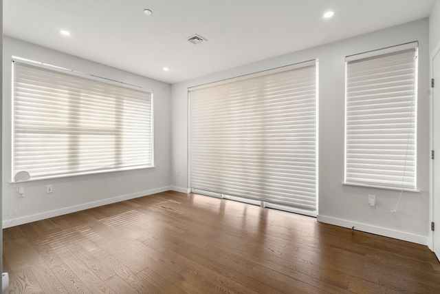 68 Los Angeles PH6, Newton, MA 02458
