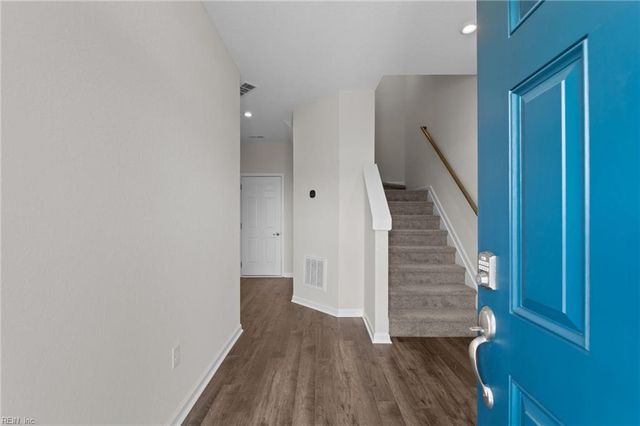 176 Freeman DR, Hampton, VA 23666
