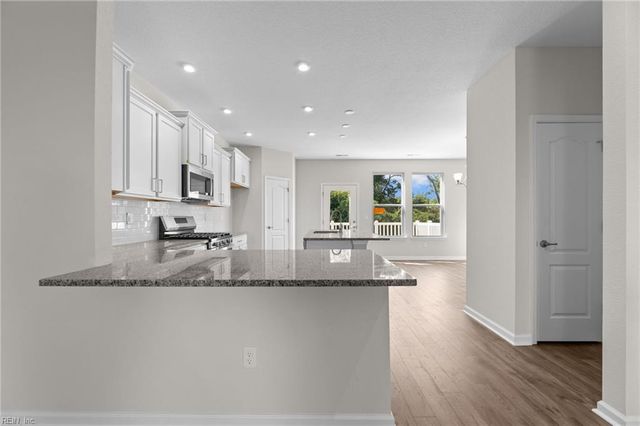 176 Freeman DR, Hampton, VA 23666