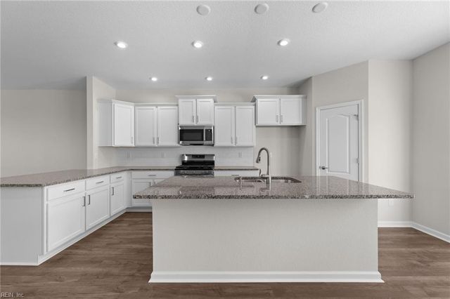 176 Freeman DR, Hampton, VA 23666