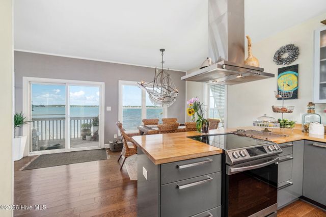 108 Swing Easy Lane, Harkers Island, NC 28531