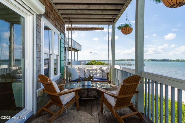 108 Swing Easy Lane, Harkers Island, NC 28531