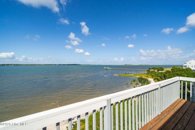 108 Swing Easy Lane, Harkers Island, NC 28531