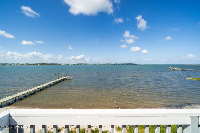 108 Swing Easy Lane, Harkers Island, NC 28531
