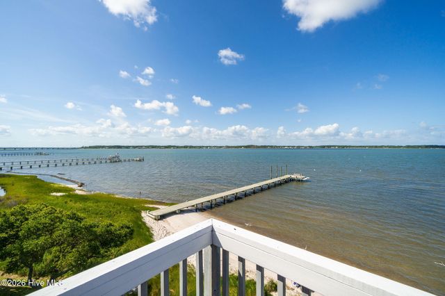 108 Swing Easy Lane, Harkers Island, NC 28531