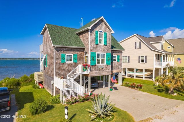 108 Swing Easy Lane, Harkers Island, NC 28531