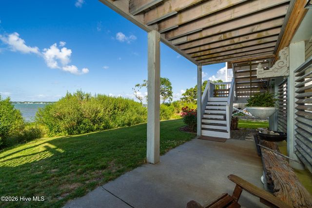 108 Swing Easy Lane, Harkers Island, NC 28531