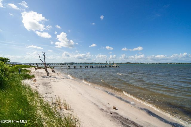108 Swing Easy Lane, Harkers Island, NC 28531
