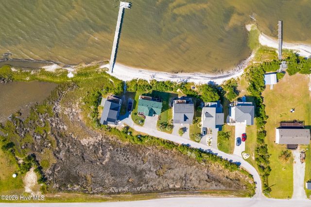 108 Swing Easy Lane, Harkers Island, NC 28531