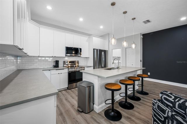 2144 43RD TERRACE N, St Petersburg, FL 33714