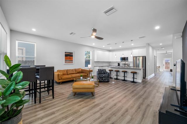 2144 43RD TERRACE N, St Petersburg, FL 33714