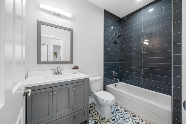 2144 43RD TERRACE N, St Petersburg, FL 33714