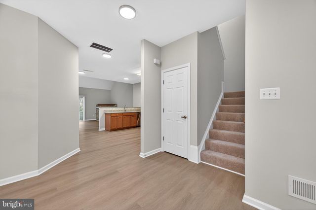 44385 MALTESE FALCON SQ, Ashburn, VA 20147